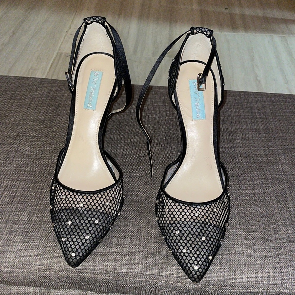 Betsy Johnson - image 1